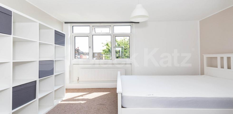 			3 Bedroom, 1 bath, 1 reception Flat			 Maitland Park Road, Camden